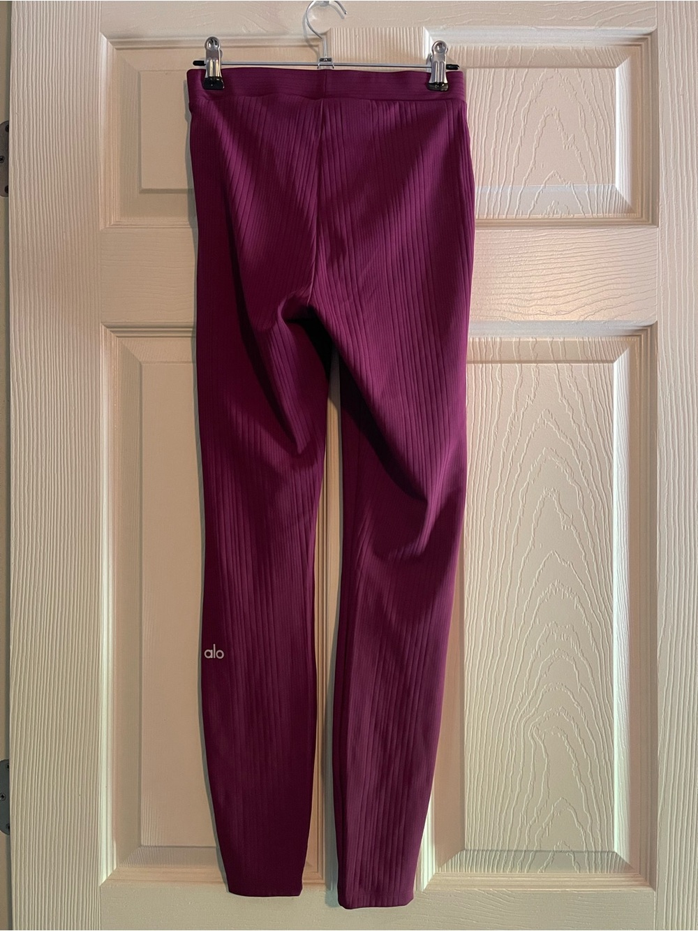 ALO Yoga Ribbed Leggings in Berry Plum